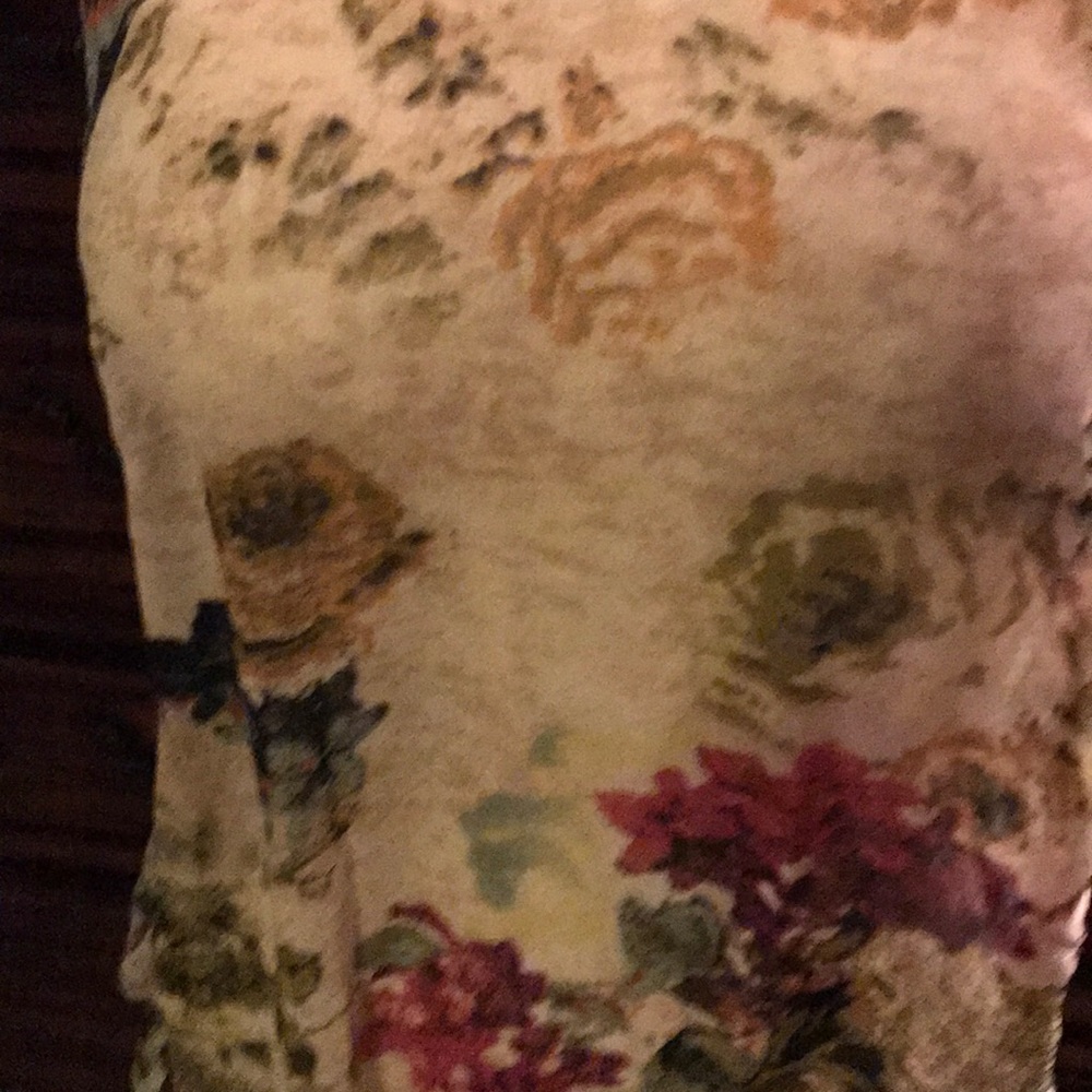 Beautiful blouse - Picture 3 of 5